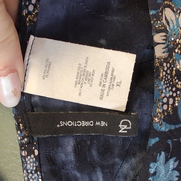 Glitz & Gold Blue Floral Top - Picture 3 of 7